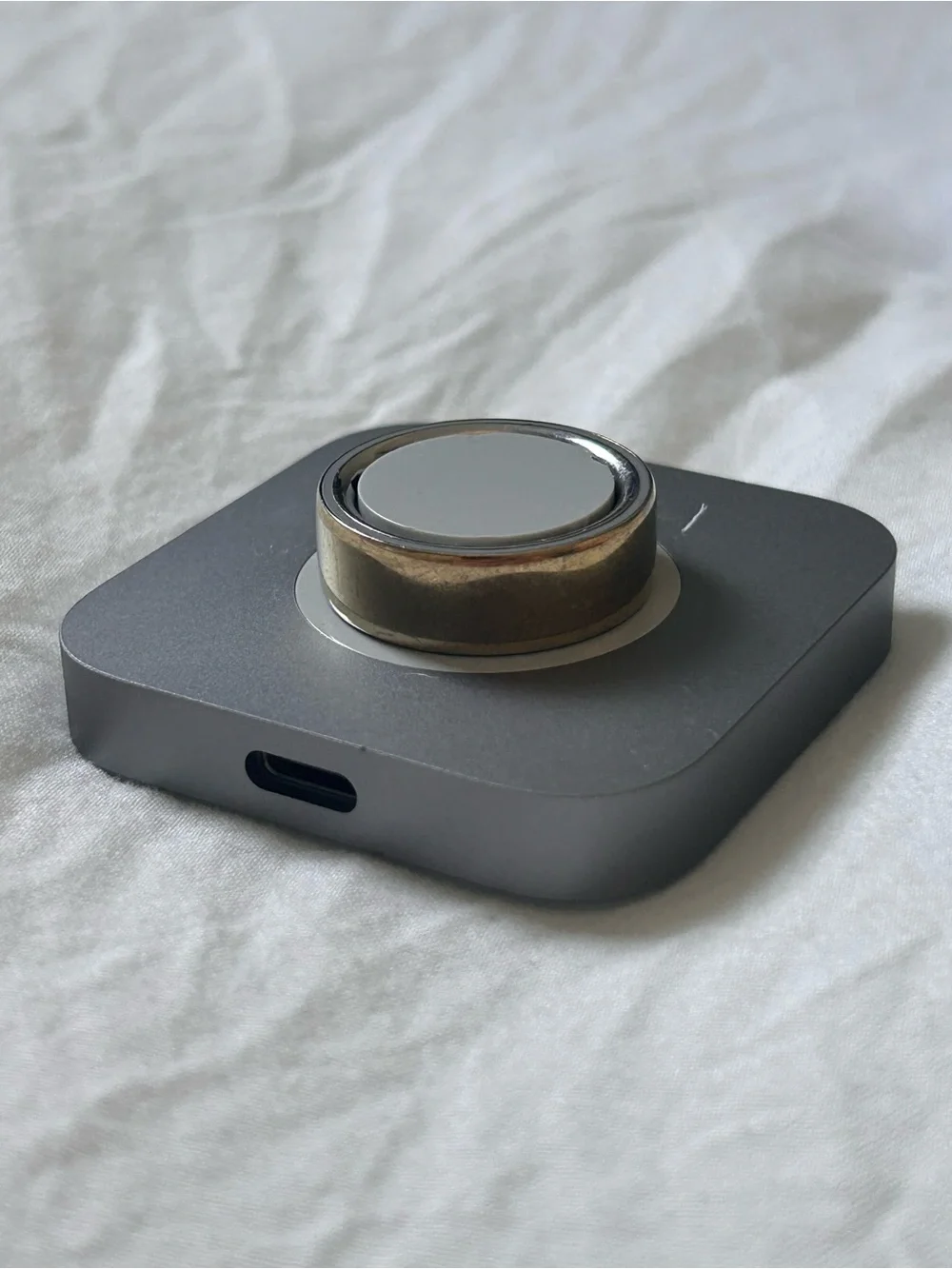 ŌURA Ring 4 Size 9 - Gold